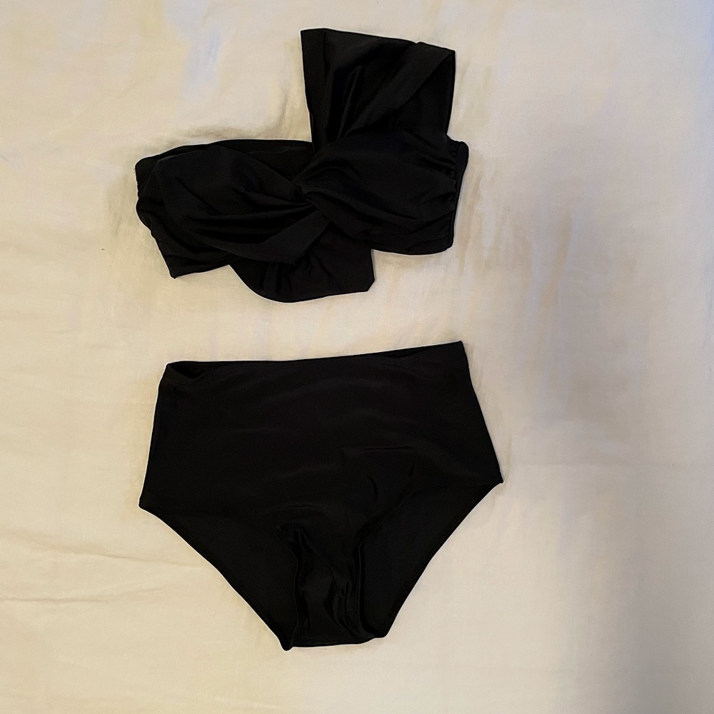 Brand new with tags. Did not fit as expected
